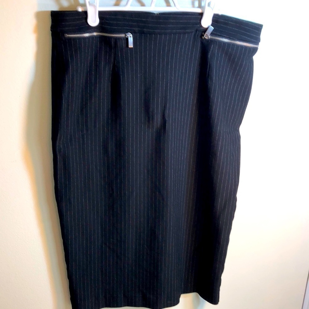Size 12 Lord & Taylor stripped pencil skirt​​​​​